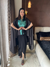 Wired cape with Drape